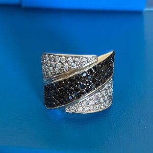 Source Unknown Silver and Black Crystal Ring